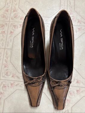 Via Spiga Two-Tone Brown Pointed-Toe Leather Flats with Bow